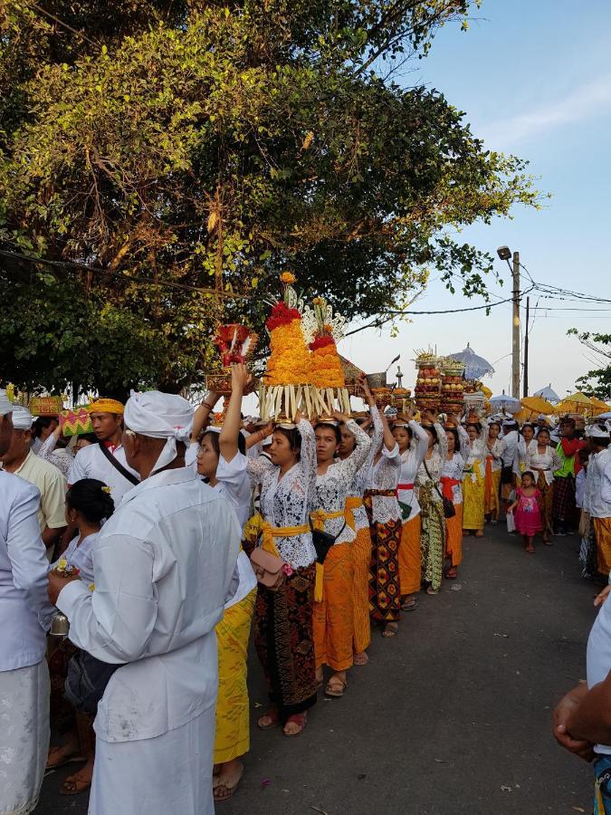 Dennis Holiday Bungalow Jasri Bagian luar foto